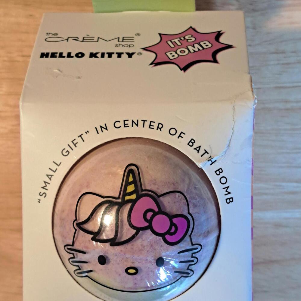 Hello Kitty 'It's Bomb' Limited Edition Bath Bomb - Surprise Inside